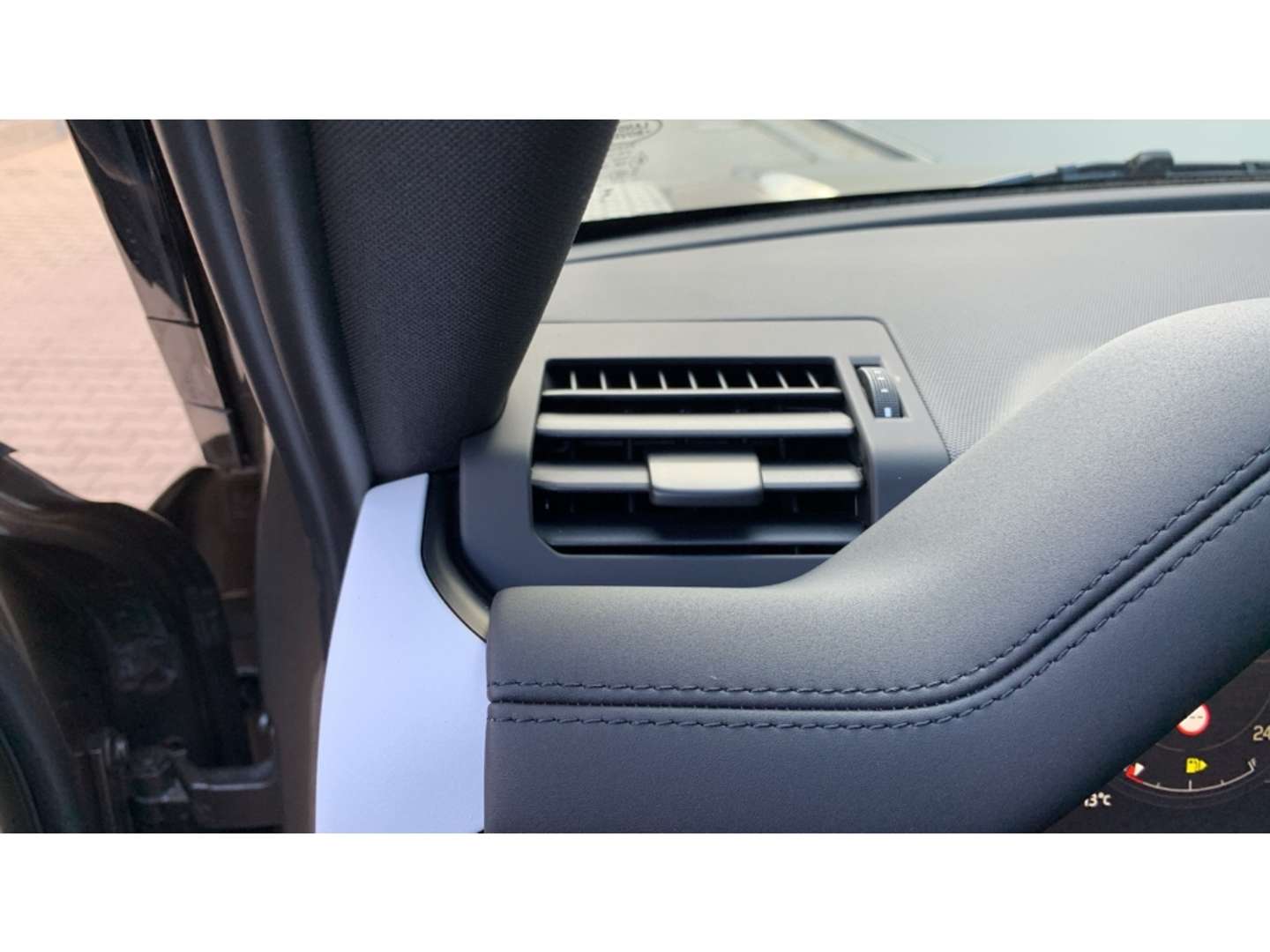 Land Rover Defender 90 D250 SE - 2023 - Joinsteer - #21