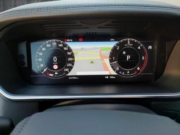 Land Rover Range Rover Vogue D350 Mild Hybrid — photo 14