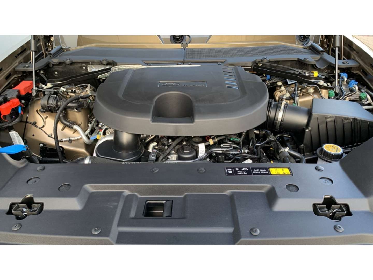 Land Rover Defender 90 D250 SE - 2023 - Joinsteer - #26