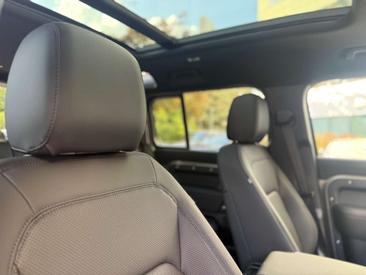 Land Rover Defender 110 3.0D L6 MHEV AWD X-Dynamic SE Aut. — photo 15