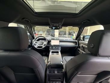 Land Rover Defender 110 3.0D L6 MHEV AWD X-Dynamic SE Aut. — photo 17