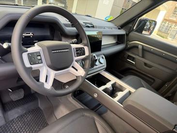 Land Rover Defender 110 3.0D L6 MHEV AWD X-Dynamic SE Aut. — photo 18