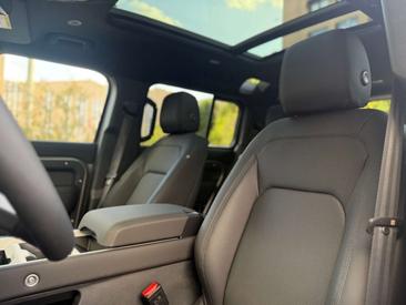 Land Rover Defender 110 3.0D L6 MHEV AWD X-Dynamic SE Aut. — photo 23