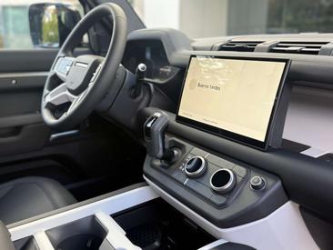 Land Rover Defender 110 3.0D L6 MHEV AWD X-Dynamic SE Aut. — photo 24