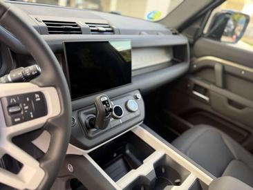 Land Rover Defender 110 3.0D L6 MHEV AWD X-Dynamic SE Aut. — photo 25