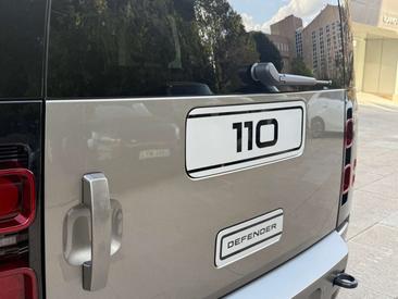 Land Rover Defender 110 3.0D L6 MHEV AWD X-Dynamic SE Aut. — photo 28