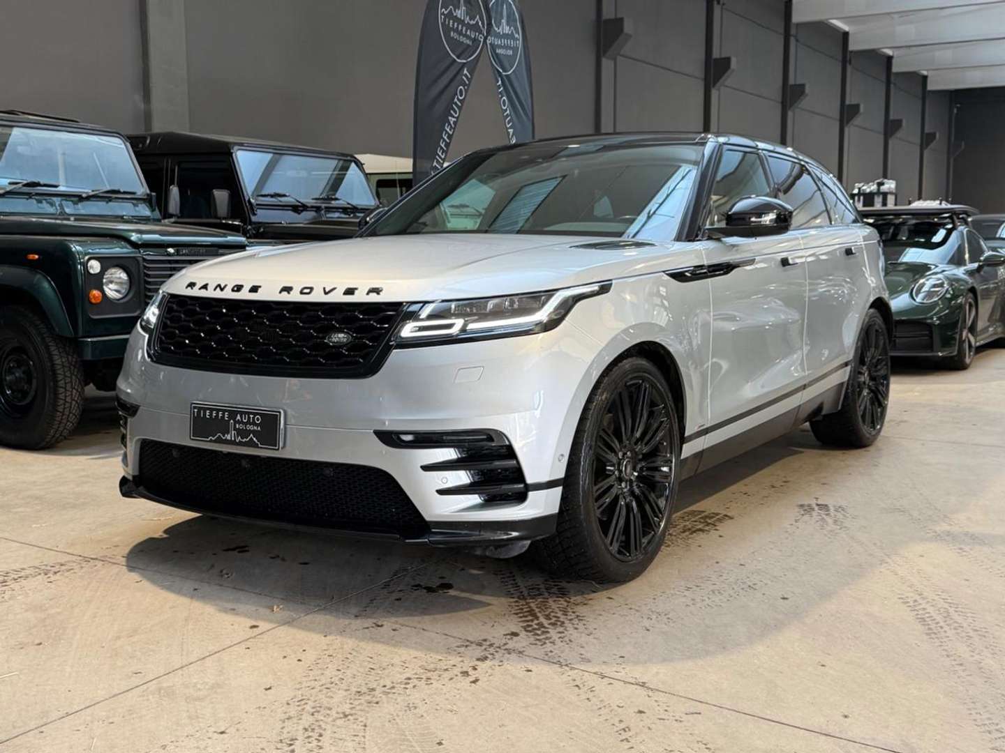 Land Rover Range Rover Velar R-Dynamic SE 3.0 V6 SD6 300 CV - 2018 - Joinsteer - #4