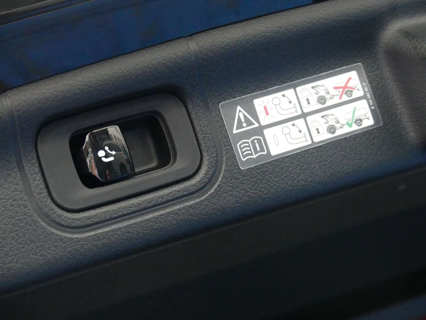 Mercedes Classe C 300d 300 Night Edition - 2025 - Joinsteer - #15