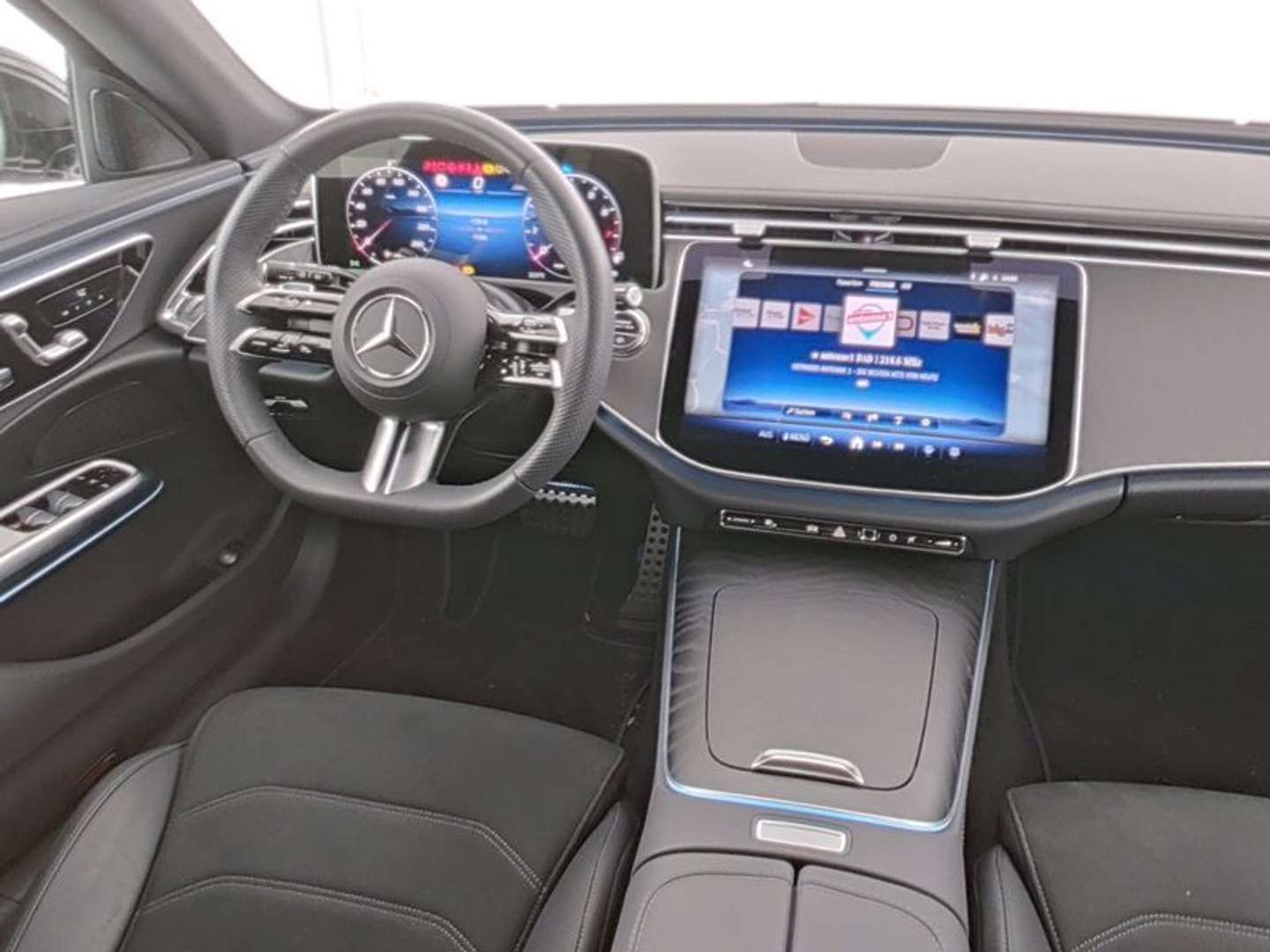 Mercedes Classe E Break 200 AMG Line - 2025 - Joinsteer - #2