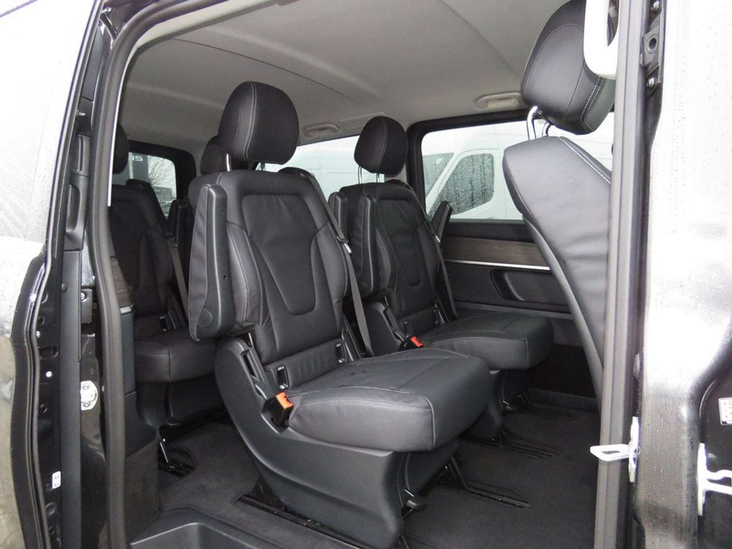 Mercedes EQV 300 Avantgarde - 2025 - Joinsteer - #11