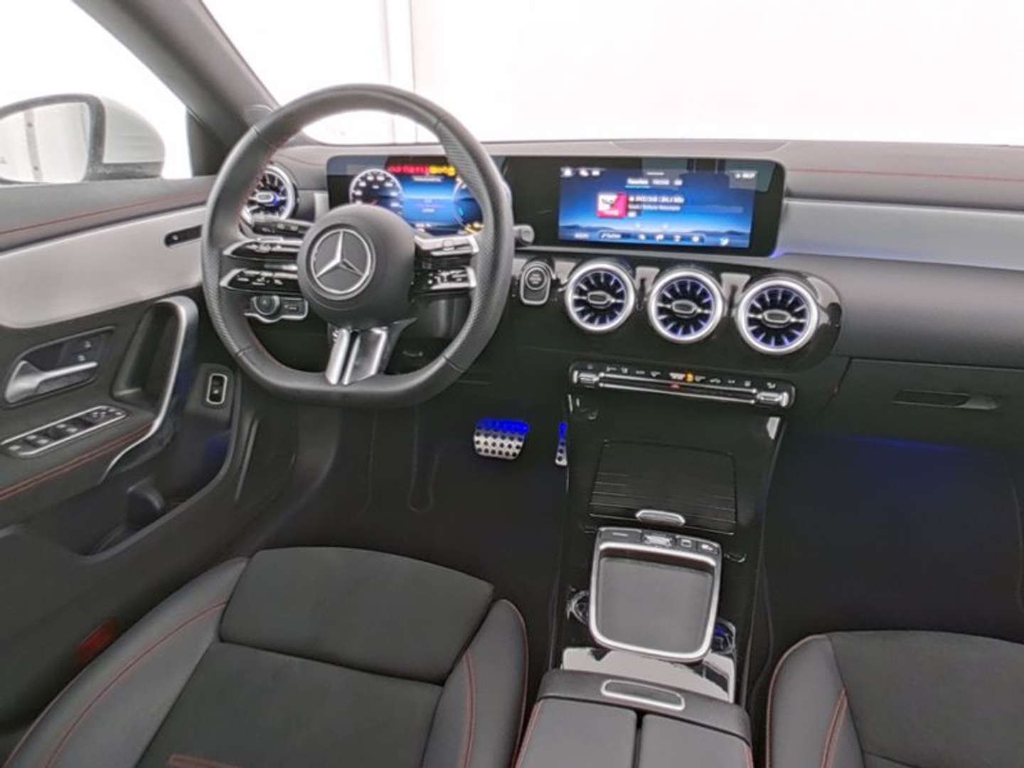 Mercedes CLA 250 E Shooting Brake 250 AMG Line - 2025 - Joinsteer - #4