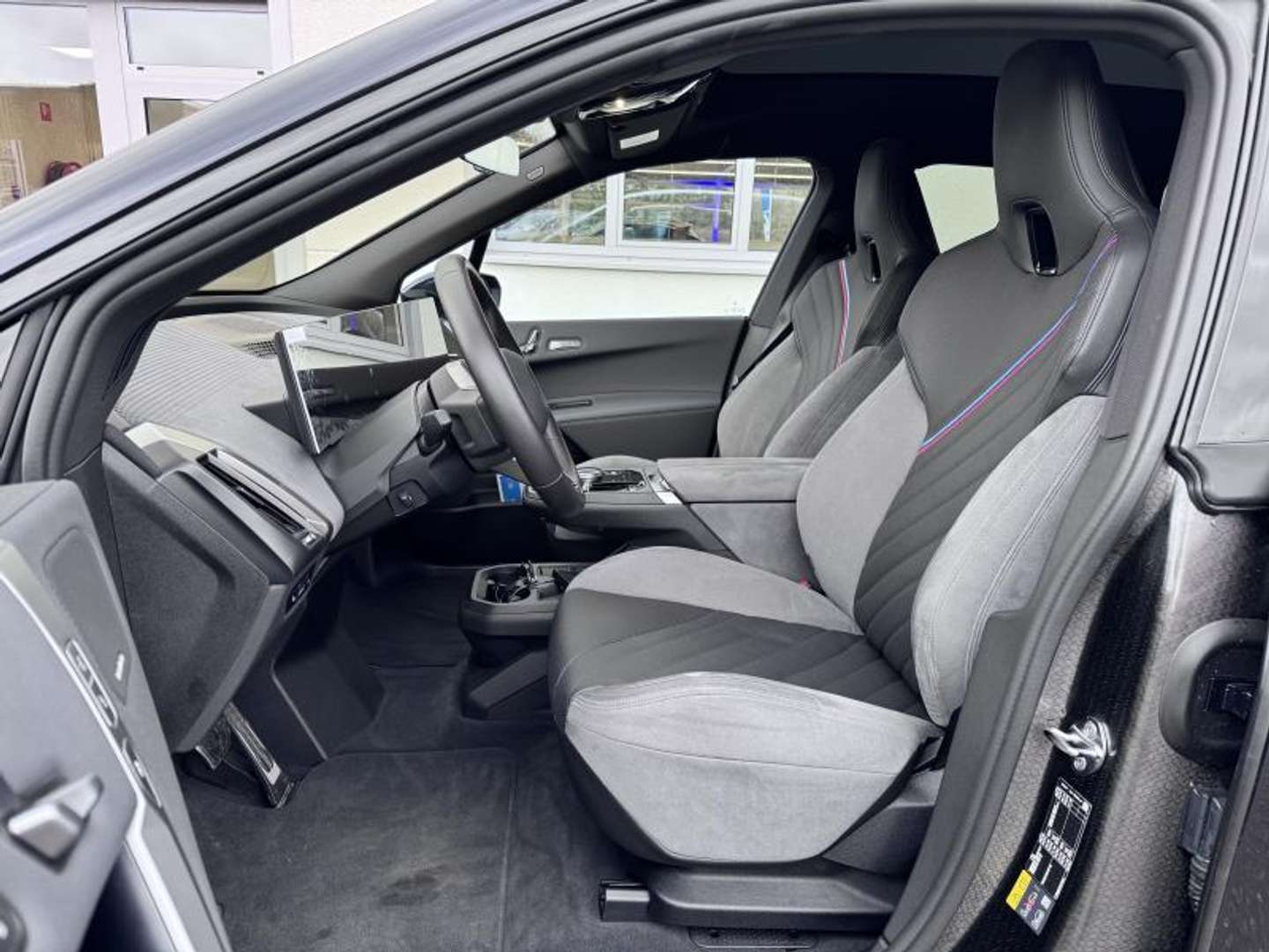 BMW IX M Sport XDrive45 - 2025 - Joinsteer - #9