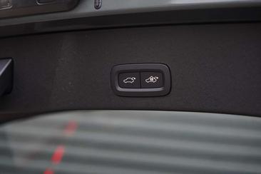 Volvo C40 Recharge — photo 11