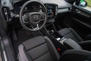 Volvo C40 Recharge — photo 12