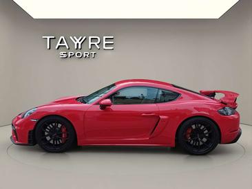 Porsche 718 Cayman GT4 — photo 4