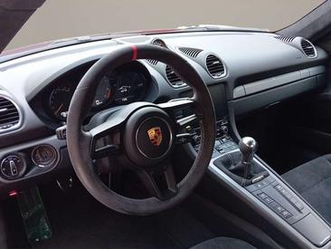 Porsche 718 Cayman GT4 — photo 8
