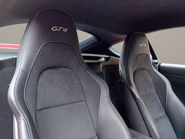 Porsche 718 Cayman GT4 — photo 12