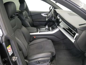 Audi Q8 S Line 55 TFSI E — photo 9