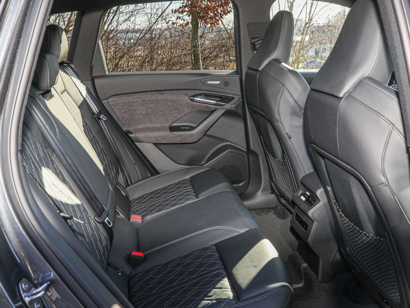 Audi Q6 E-tron TECH PRO+ MMI PRO+ LEDER + 21´ - 2026 - Joinsteer - #4