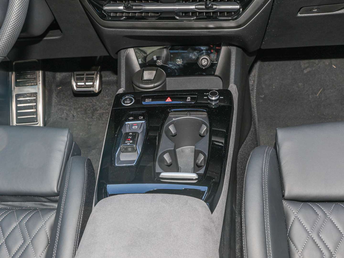Audi Q6 E-tron TECH PRO+ MMI PRO+ LEDER + 21´ - 2026 - Joinsteer - #6