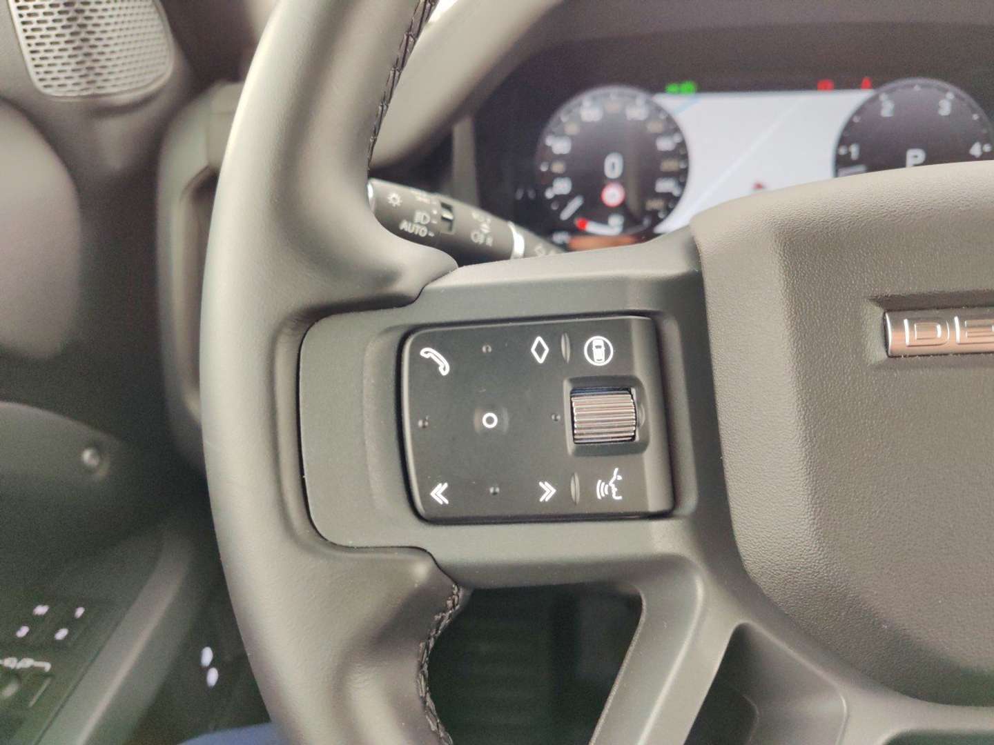 Land Rover Defender 90 X-Dynamic SW 3.0D I6 200 CV AWD Auto - 2024 - Joinsteer - #16