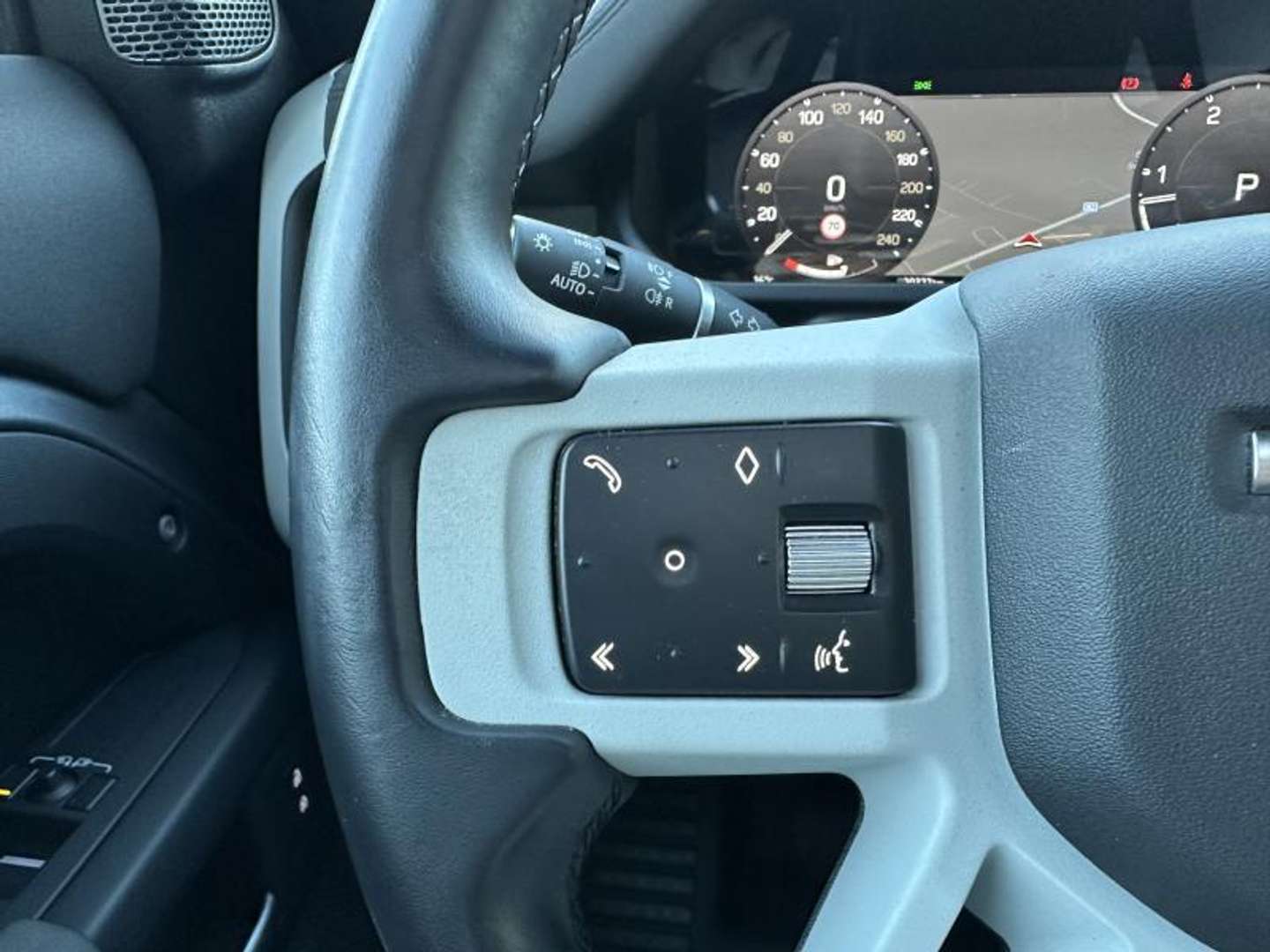 Land Rover Defender 90 D200 X-Dynamic S AWD Auto 23.5MY - 2022 - Joinsteer - #12