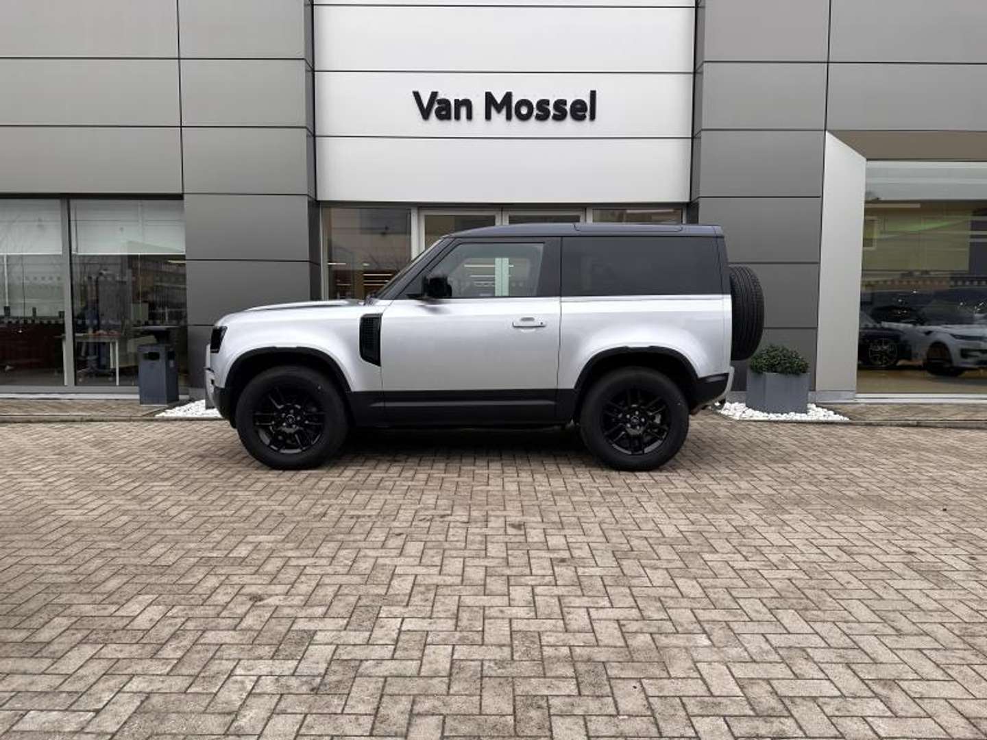 Land Rover Defender 90 D250 SE - 2023 - Joinsteer - #8