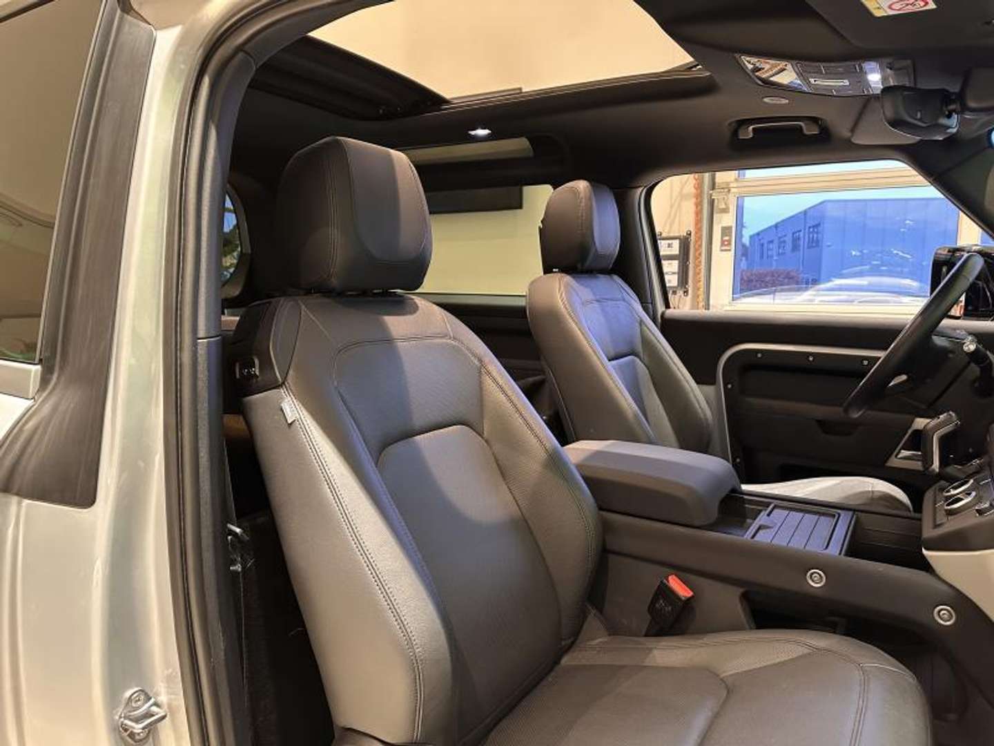 Land Rover Defender 90 D250 SE - 2023 - Joinsteer - #9