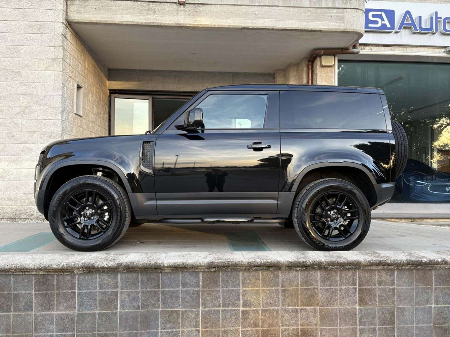 Land Rover Defender 90 TOTAL BLACK 3.0D I6 200 CV AWD Auto - 2025 - Joinsteer - #8