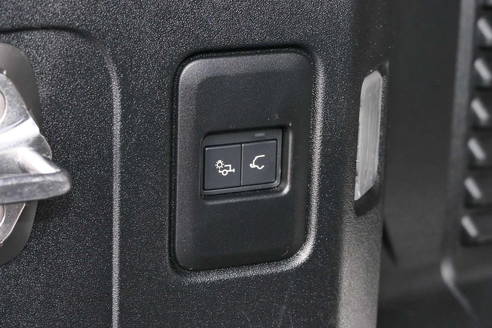 Land Rover Defender 90 X-Dynamic SE D250 - 2023 - Joinsteer - #18