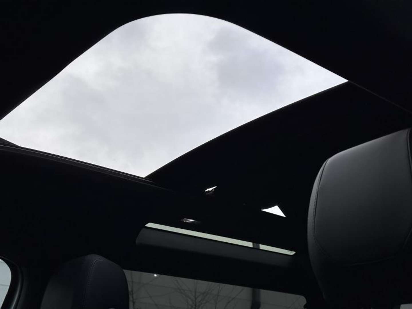 Land Rover Defender 90 D250 SE - 2023 - Joinsteer - #25