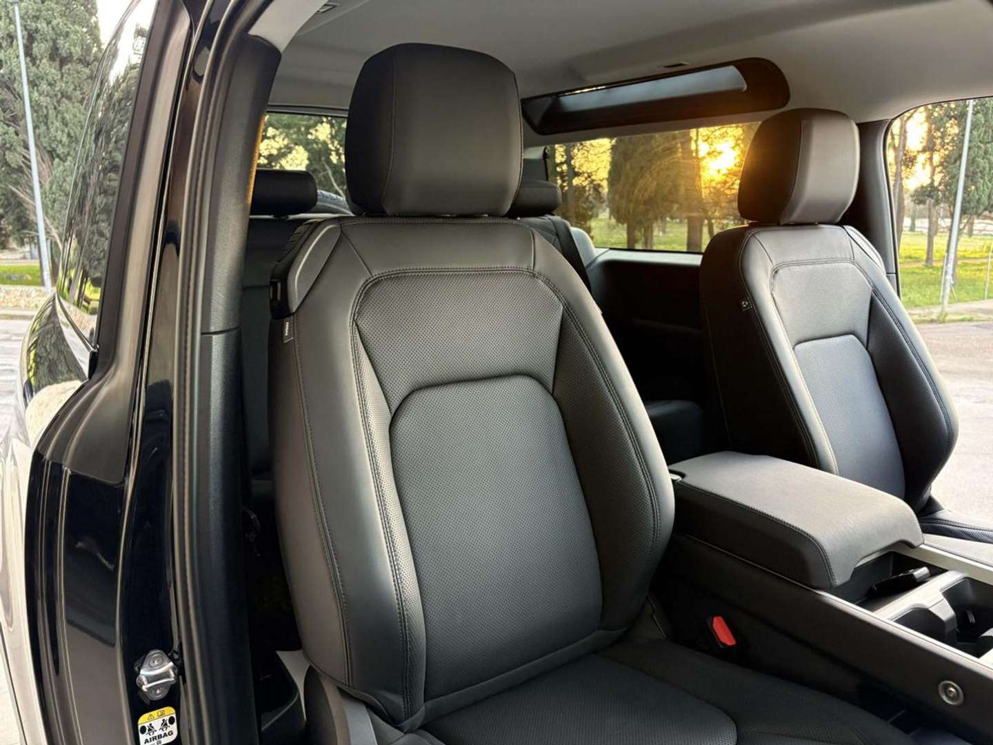 Land Rover Defender 90 TOTAL BLACK 3.0D I6 200 CV AWD Auto - 2025 - Joinsteer - #10