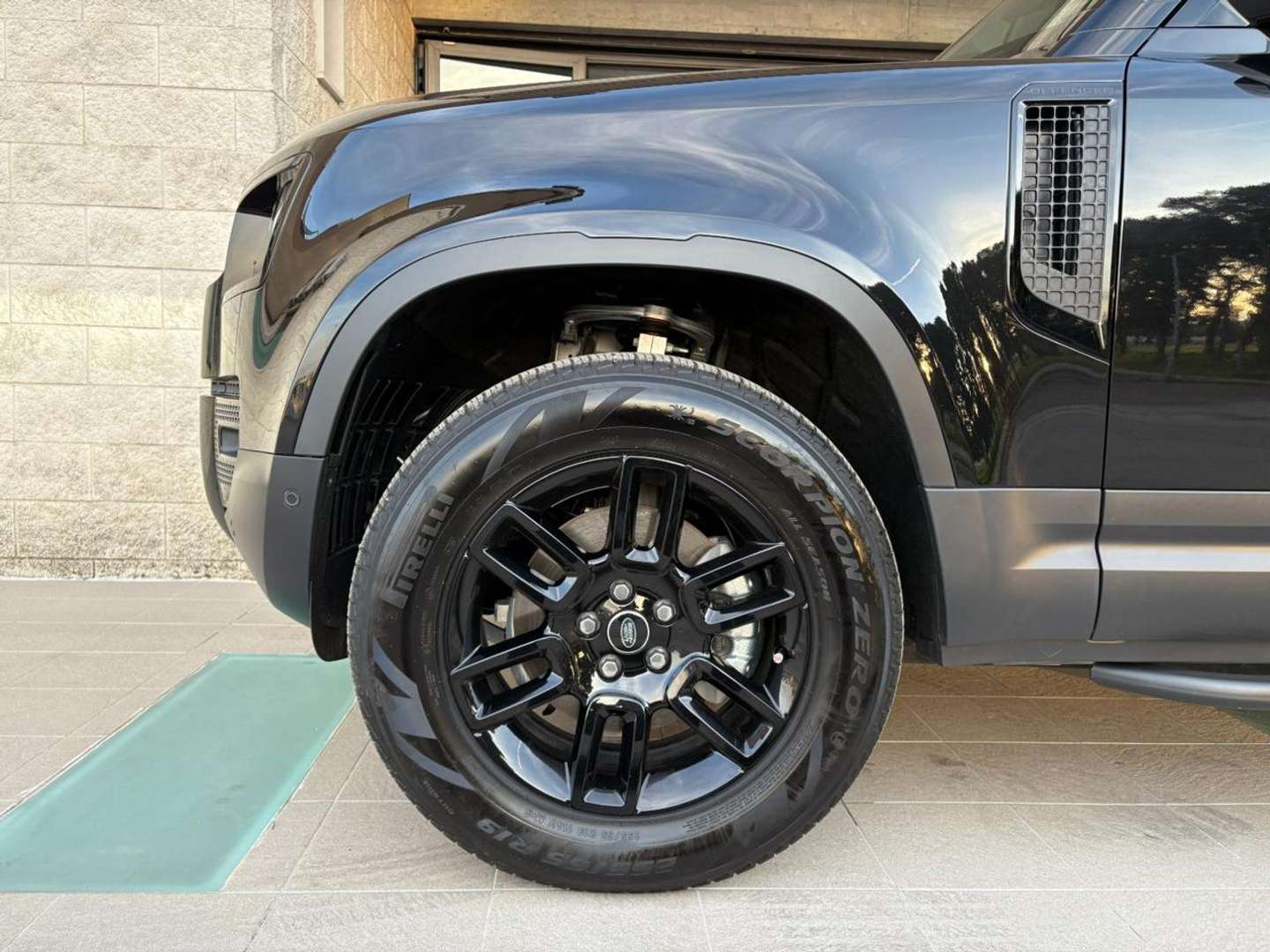 Land Rover Defender 90 TOTAL BLACK 3.0D I6 200 CV AWD Auto - 2025 - Joinsteer - #49