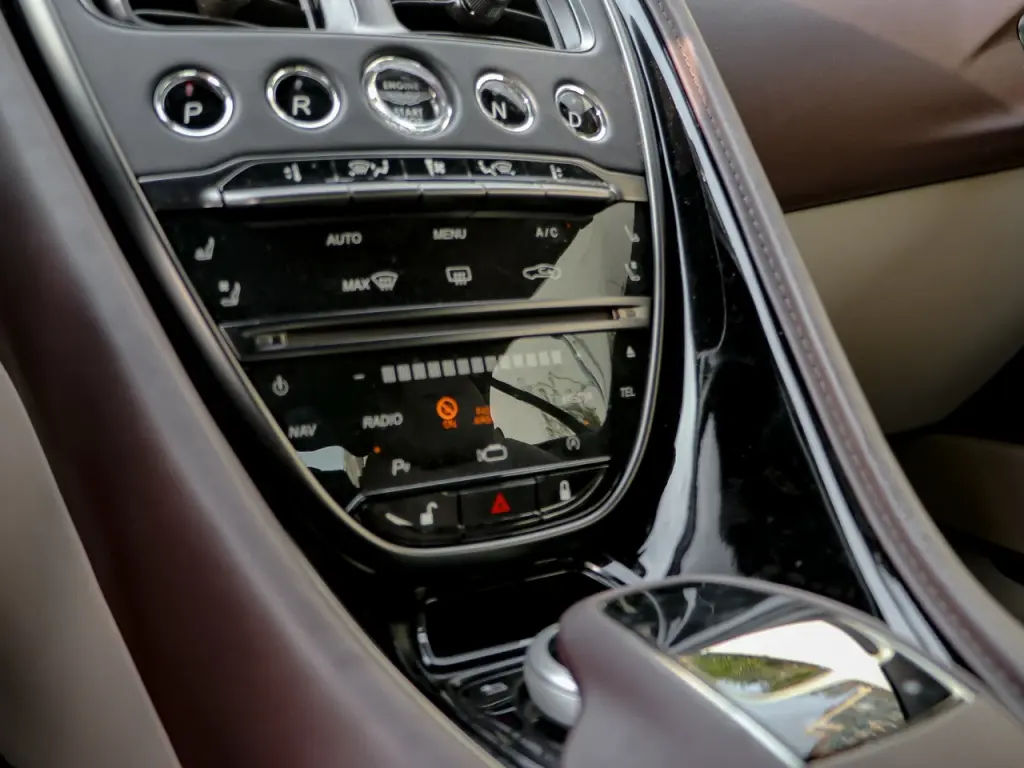 Aston Martin DB11 V8 Volante 4.0 - 2022 - Joinsteer - #10