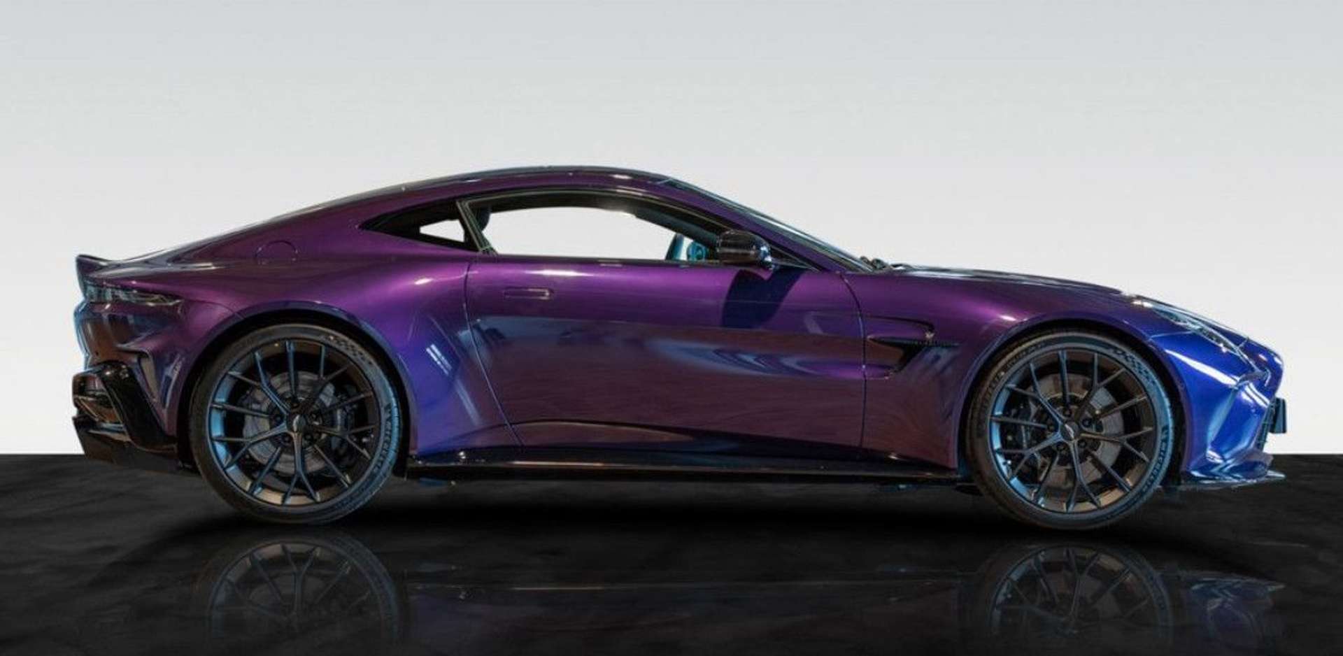 Aston Martin V8 Sièges Performance Carbone - 2025 - Joinsteer - #4