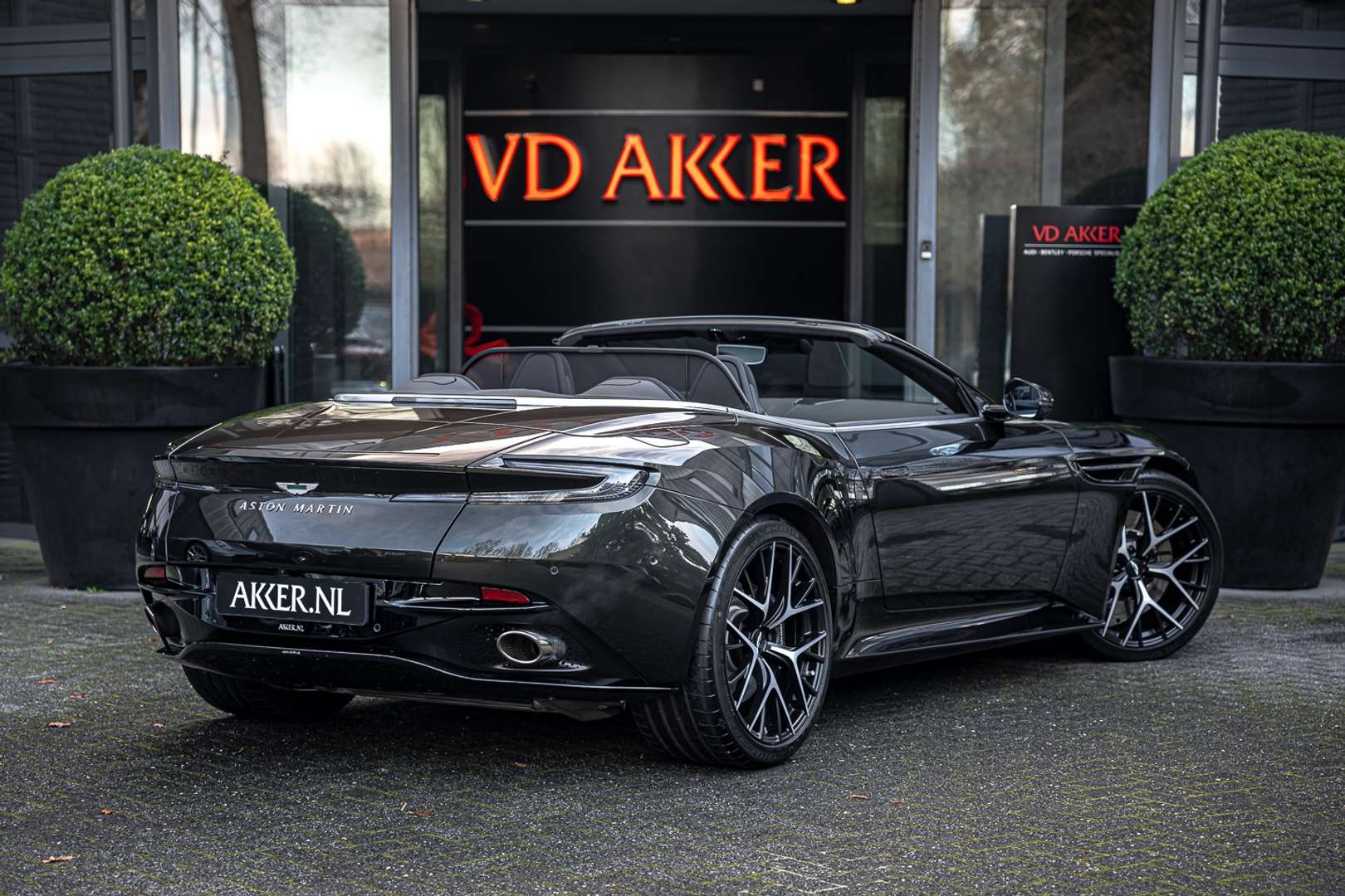 Aston Martin DB12 Volante 4.0 V8 Spor - 2025 - Joinsteer - #2
