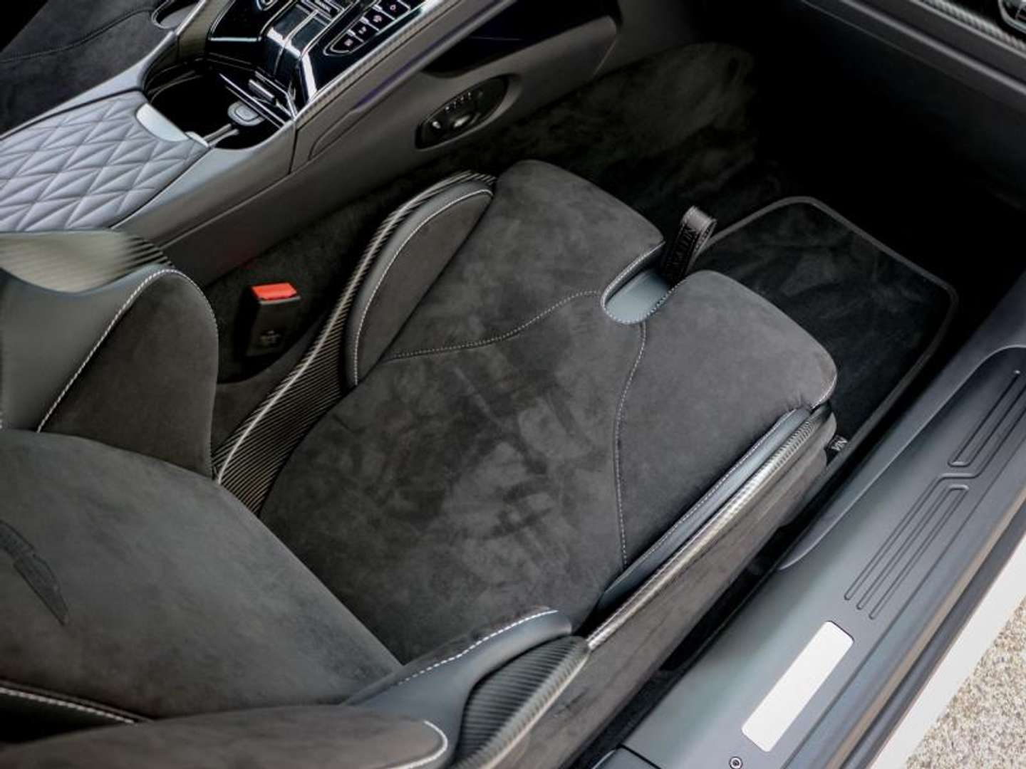 Aston Martin DB12 V8 4.0 680ch BVA8 - 2024 - Joinsteer - #5