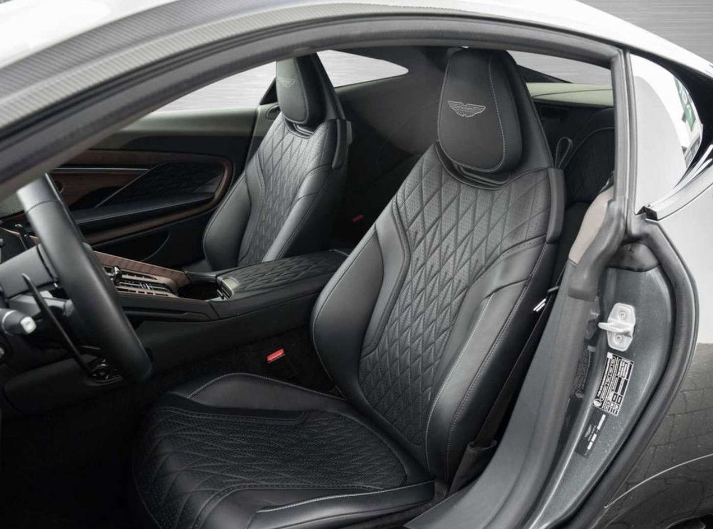 Aston Martin DB12 Carbone Extérieur - 2024 - Joinsteer - #10