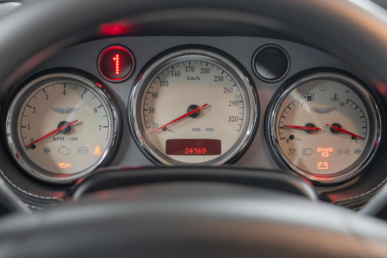 Aston Martin Vanquish - 2004 - Joinsteer - #10