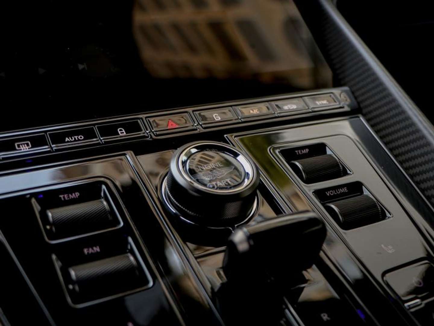 Aston Martin DB12 V8 4.0 680ch BVA8 - 2024 - Joinsteer - #14