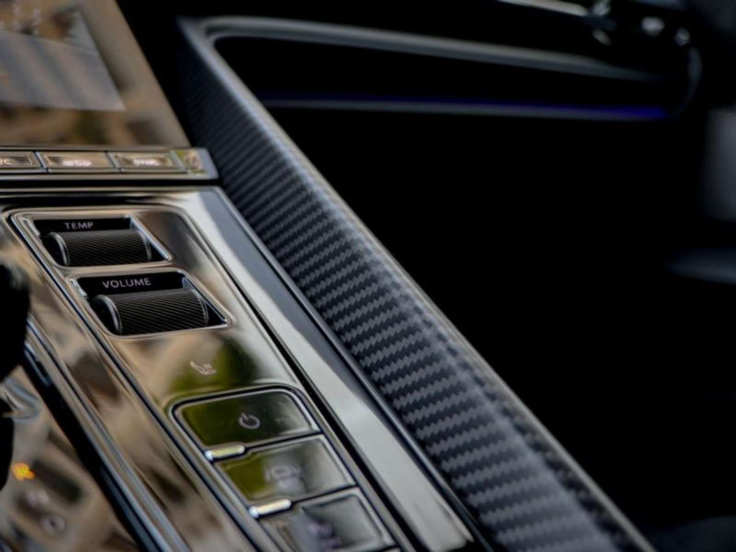 Aston Martin DB12 V8 4.0 680ch BVA8 - 2024 - Joinsteer - #15