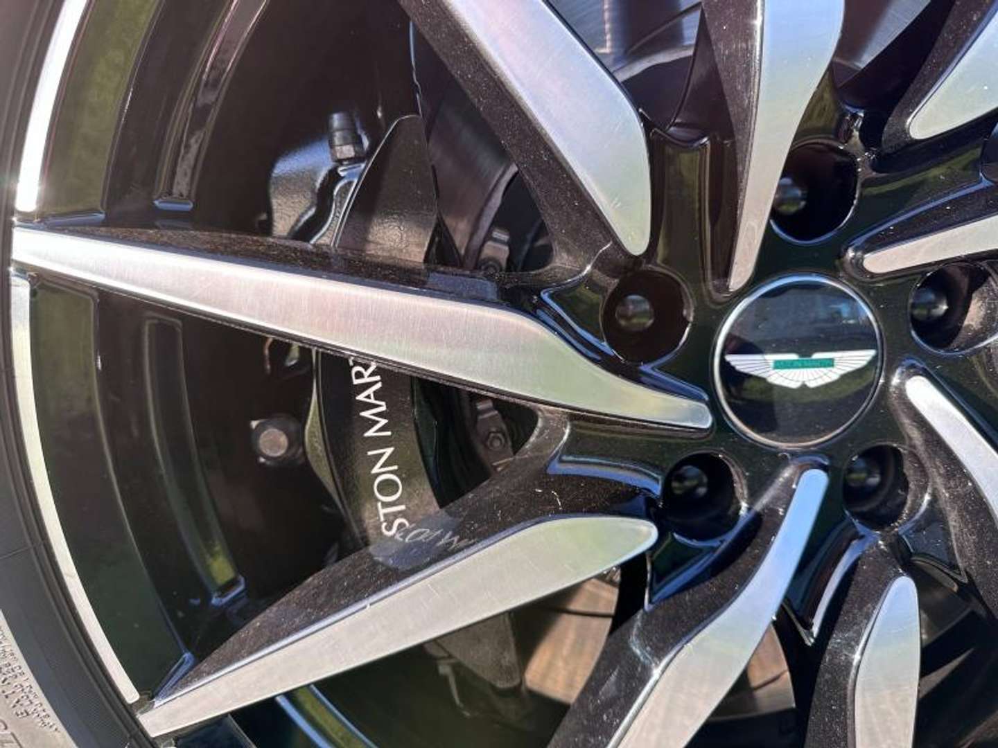 Aston Martin DB11 V8 4.0 - 2021 - Joinsteer - #16