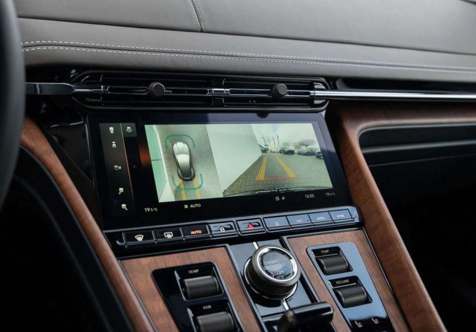 Aston Martin DB12 Carbone Extérieur - 2024 - Joinsteer - #22