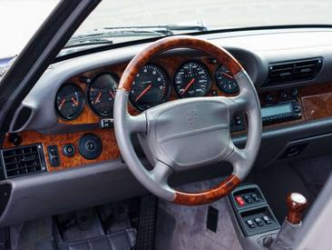 Porsche 993 CARRERA 4 — photo 10