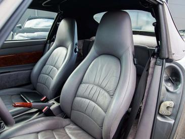 Porsche 993 CARRERA 4 — photo 20