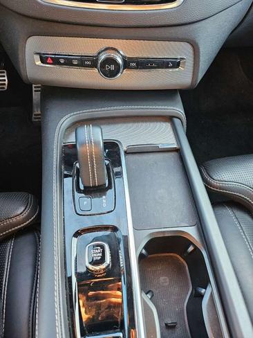 Volvo XC90 R-DESIGN — photo 10