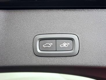 Volvo C40 Recharge — photo 12
