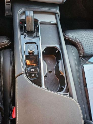 Volvo XC90 R-DESIGN — photo 11