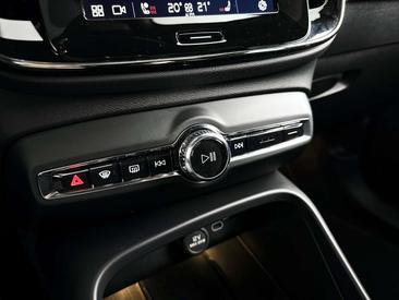 Volvo C40 Recharge — photo 27
