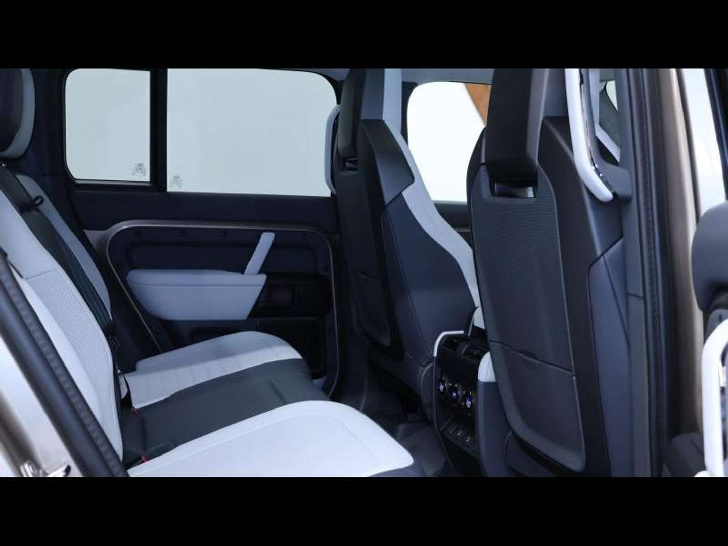 Land Rover Defender P635 OCTA - 2025 - Joinsteer - #13